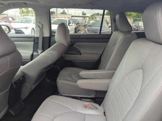 used 2021 Toyota Highlander car, priced at $28,886
