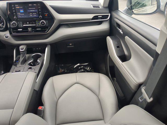 used 2021 Toyota Highlander car, priced at $28,886