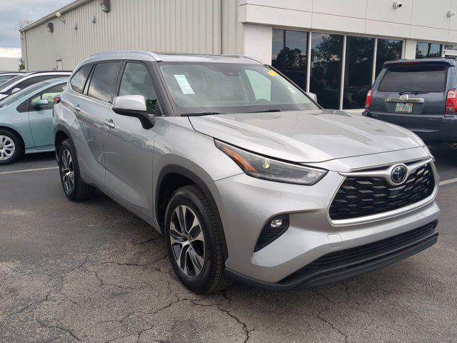 used 2021 Toyota Highlander car, priced at $28,886