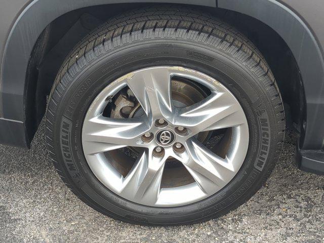 used 2016 Toyota Highlander car, priced at $11,938