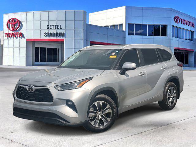 used 2024 Toyota Highlander car, priced at $41,500