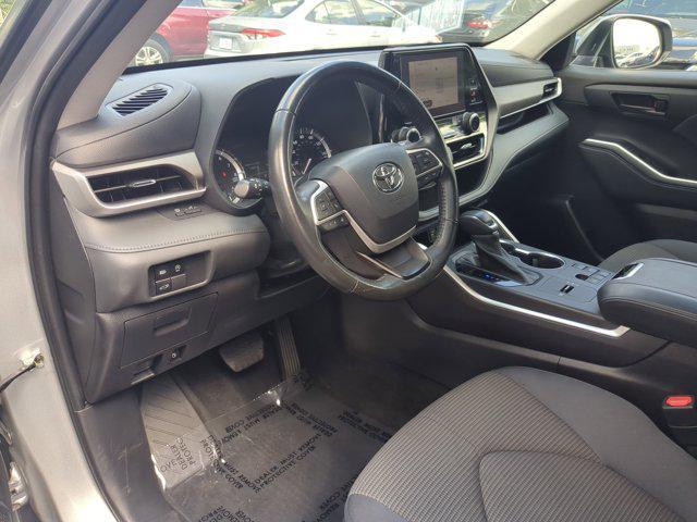 used 2023 Toyota Highlander car, priced at $33,667