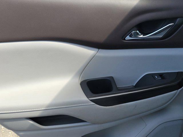 used 2023 GMC Acadia car, priced at $21,995