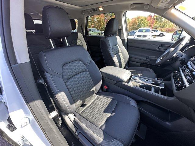 new 2025 Nissan Pathfinder car, priced at $46,550