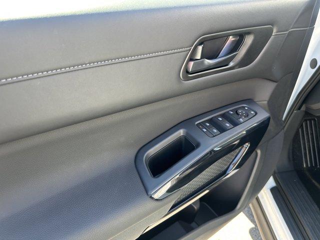 new 2025 Nissan Pathfinder car, priced at $46,550