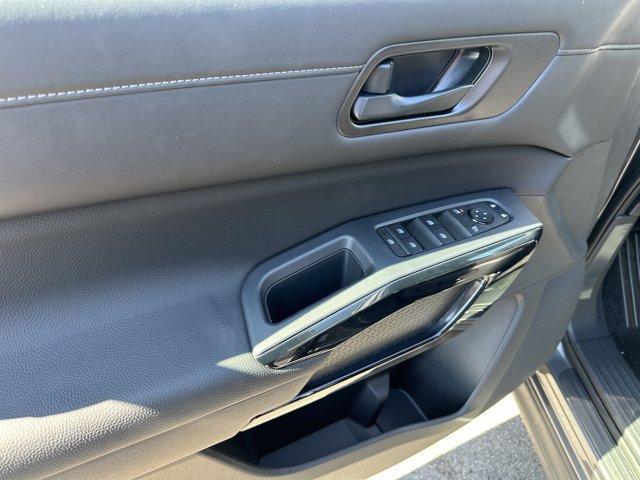 new 2025 Nissan Pathfinder car, priced at $45,970