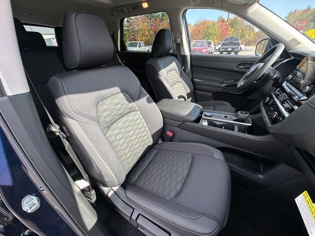 new 2025 Nissan Pathfinder car, priced at $45,890