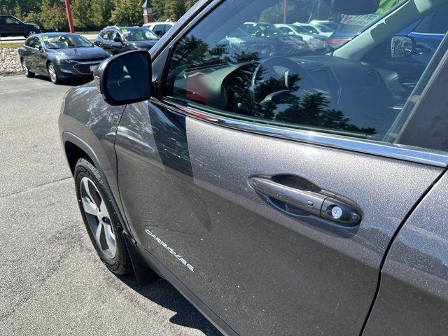used 2020 Jeep Cherokee car, priced at $20,118