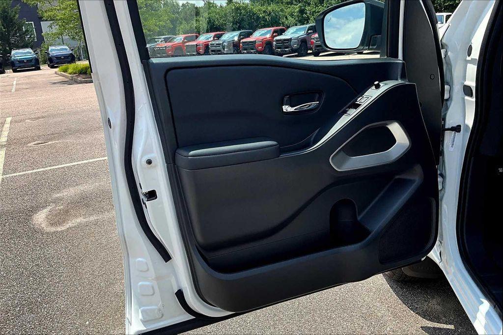 used 2025 Nissan Frontier car, priced at $31,989