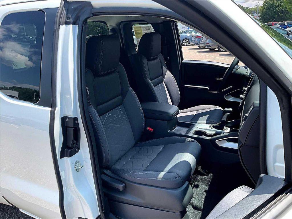 used 2025 Nissan Frontier car, priced at $30,098