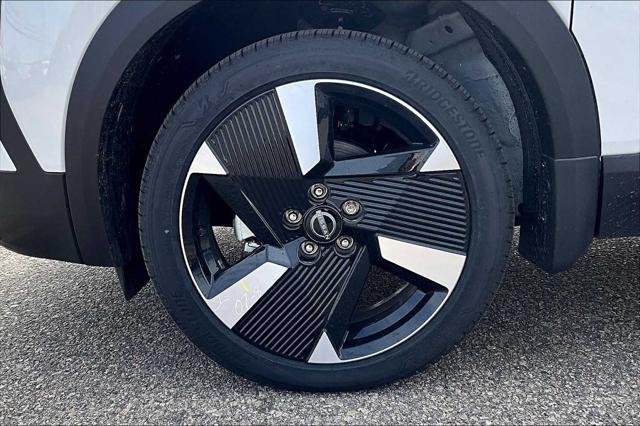 new 2025 Nissan Kicks car, priced at $30,290
