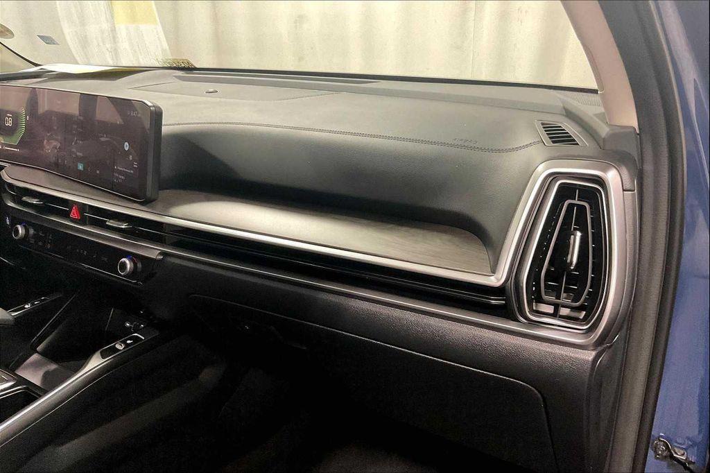 used 2025 Kia Sorento car, priced at $38,998