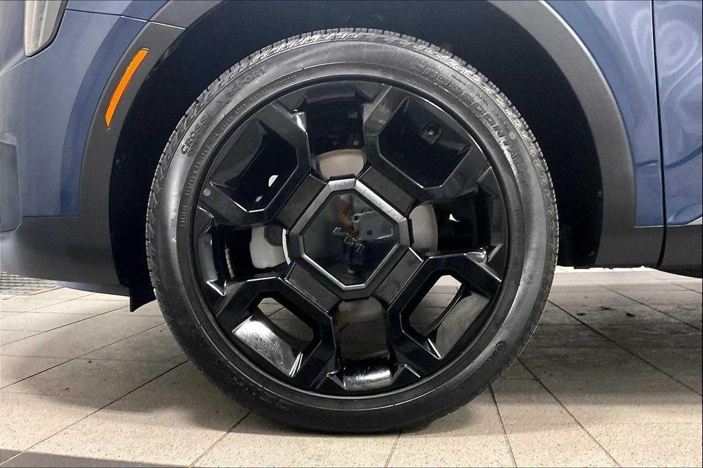 used 2025 Kia Sorento car, priced at $38,998