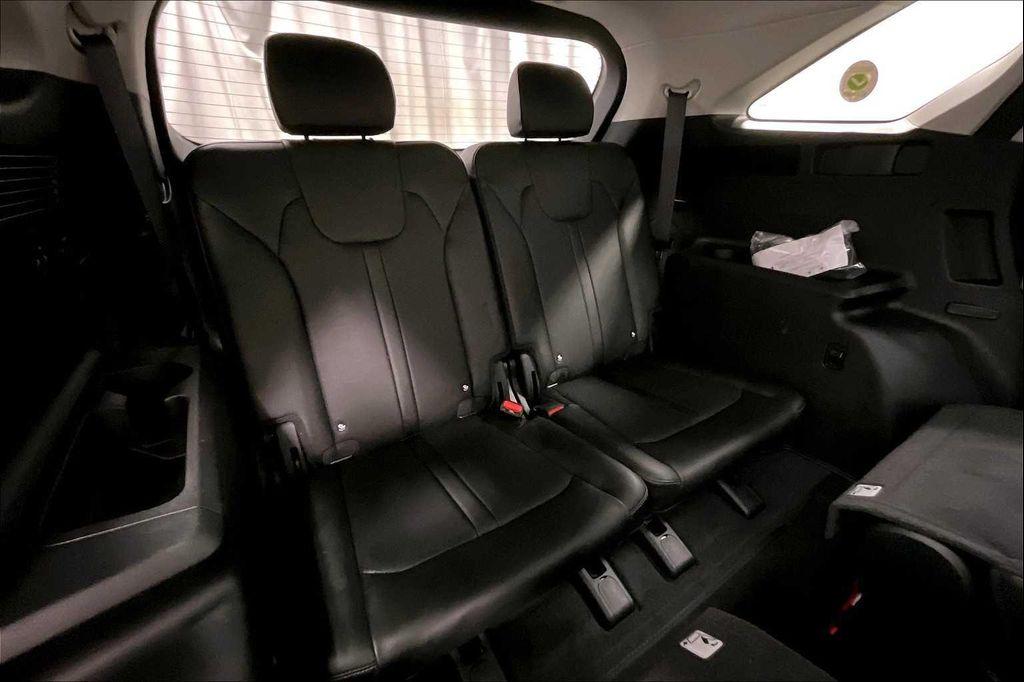 used 2025 Kia Sorento car, priced at $38,998
