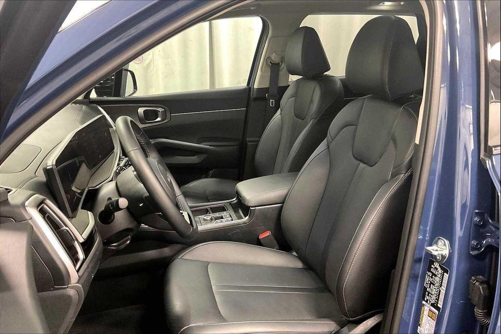 used 2025 Kia Sorento car, priced at $38,998
