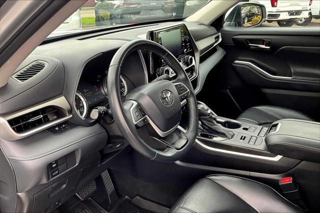 used 2022 Toyota Highlander car, priced at $40,988