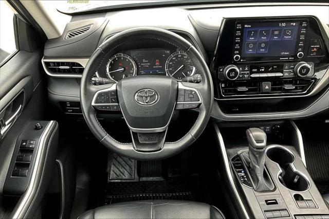 used 2022 Toyota Highlander car, priced at $40,988