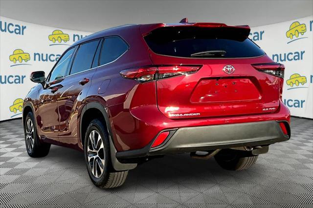 used 2022 Toyota Highlander car, priced at $35,198