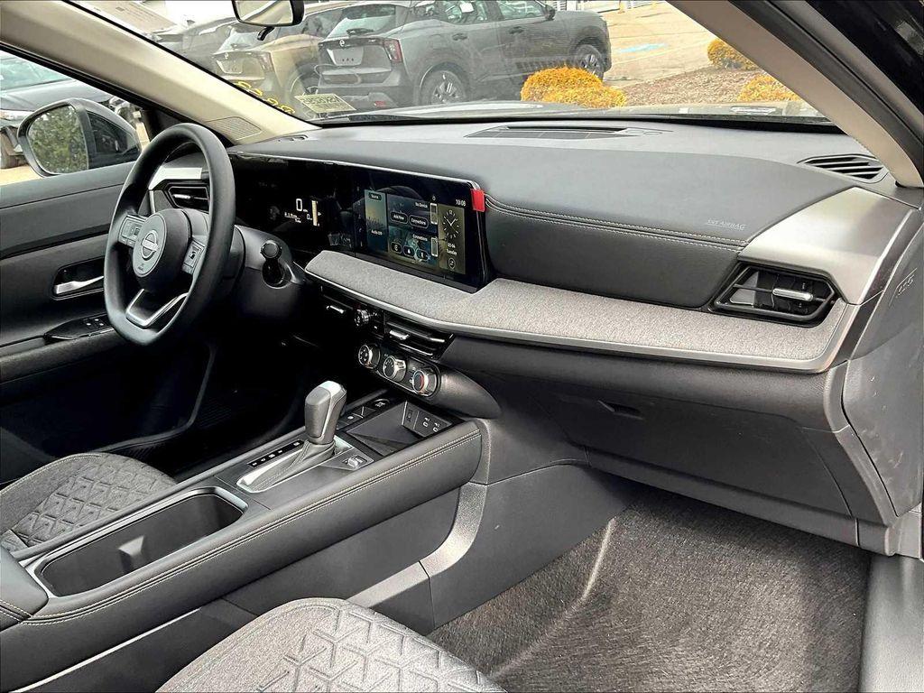 new 2025 Nissan Kicks car, priced at $28,235