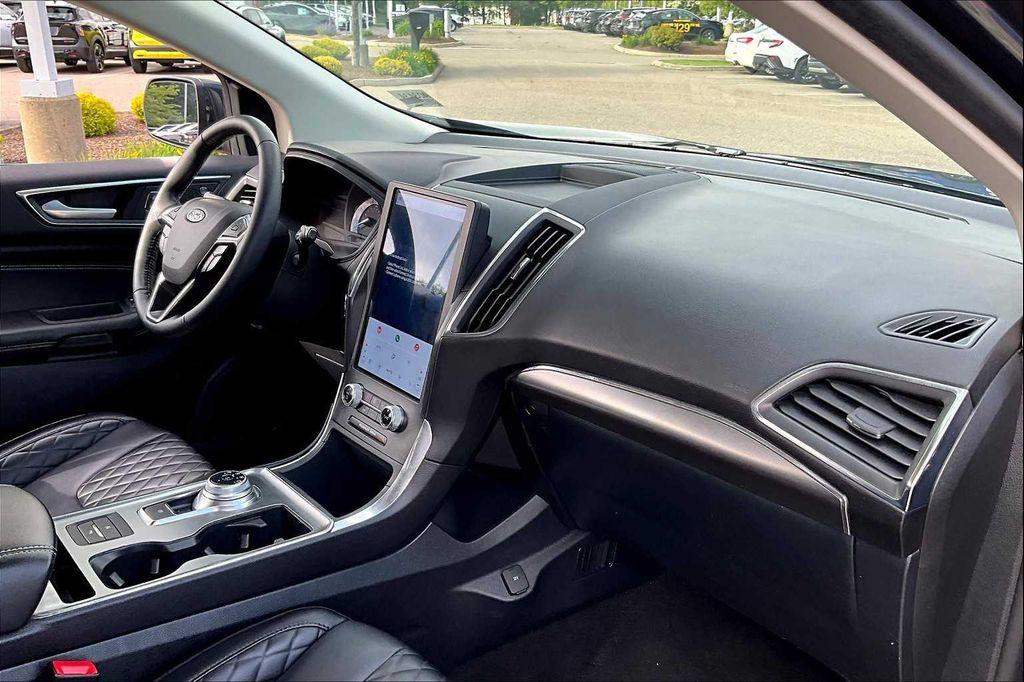 used 2024 Ford Edge car, priced at $29,998