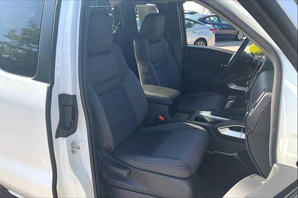used 2025 Nissan Frontier car, priced at $31,989