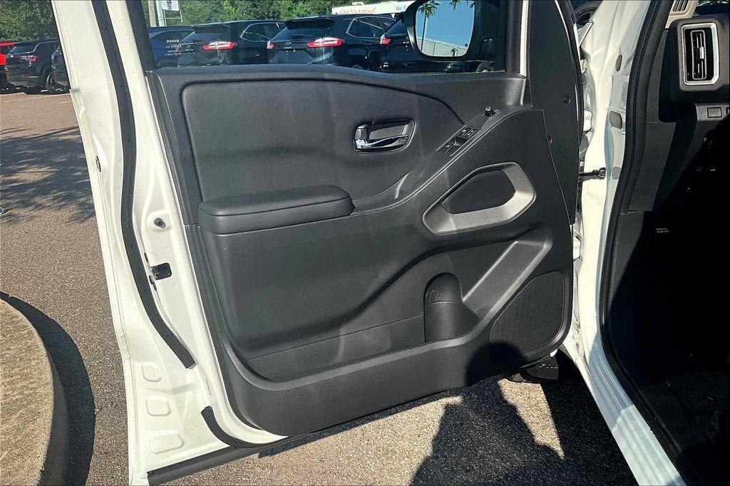 used 2025 Nissan Frontier car, priced at $31,989