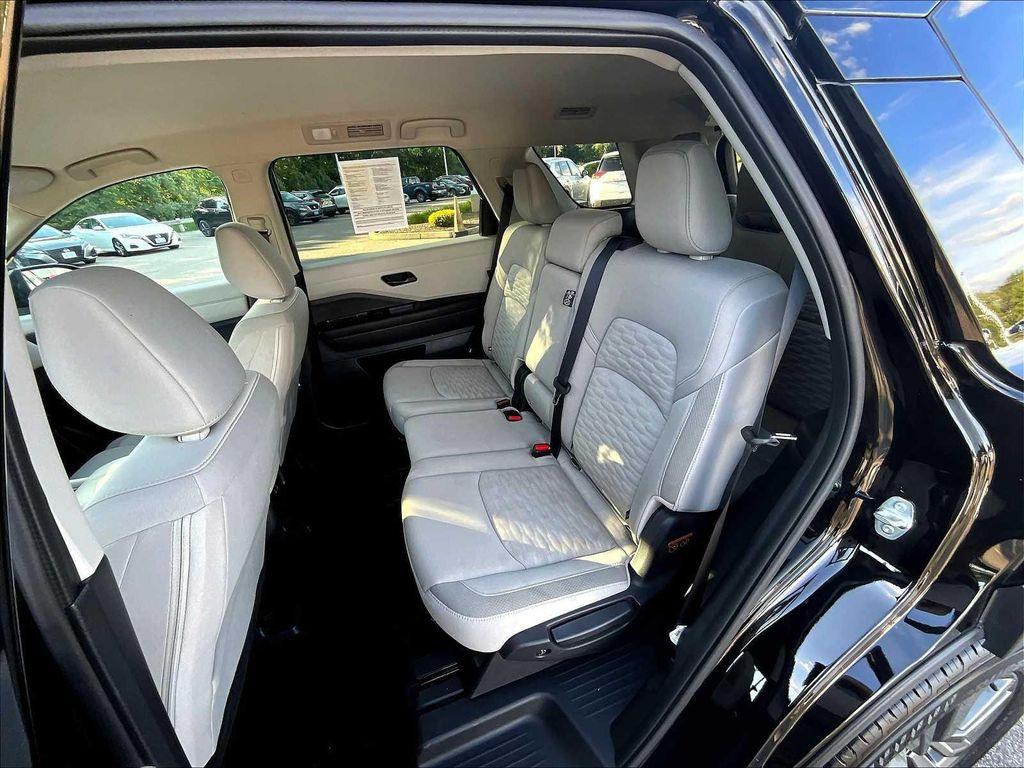 used 2024 Nissan Pathfinder car, priced at $31,999