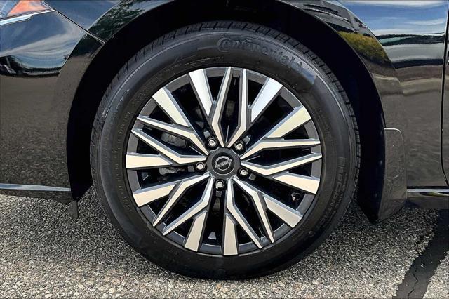 used 2023 Nissan Altima car, priced at $24,088