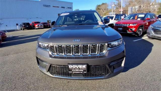 used 2024 Jeep Grand Cherokee car, priced at $36,995