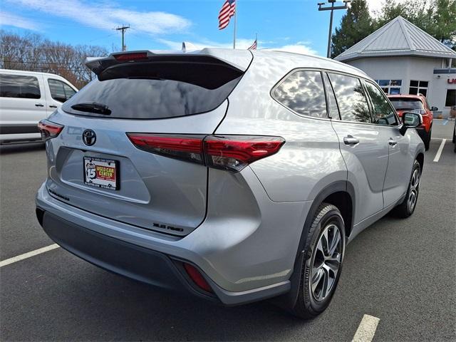 used 2021 Toyota Highlander car, priced at $33,499