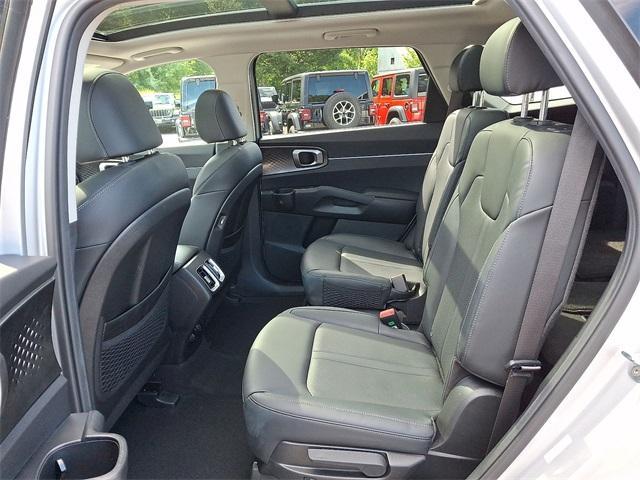used 2023 Kia Sorento Hybrid car, priced at $31,652