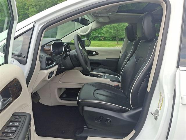 used 2024 Chrysler Pacifica car, priced at $36,499