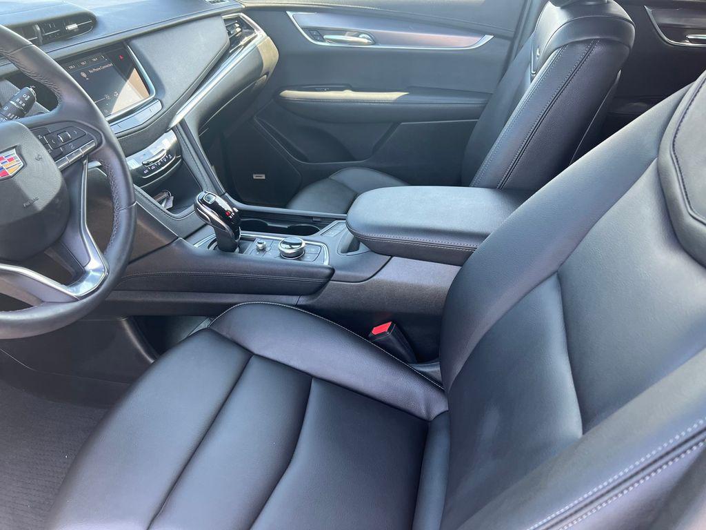 used 2024 Cadillac XT6 car, priced at $38,995