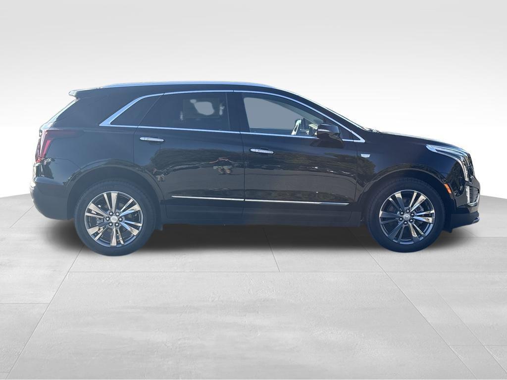 new 2025 Cadillac XT5 car, priced at $53,215