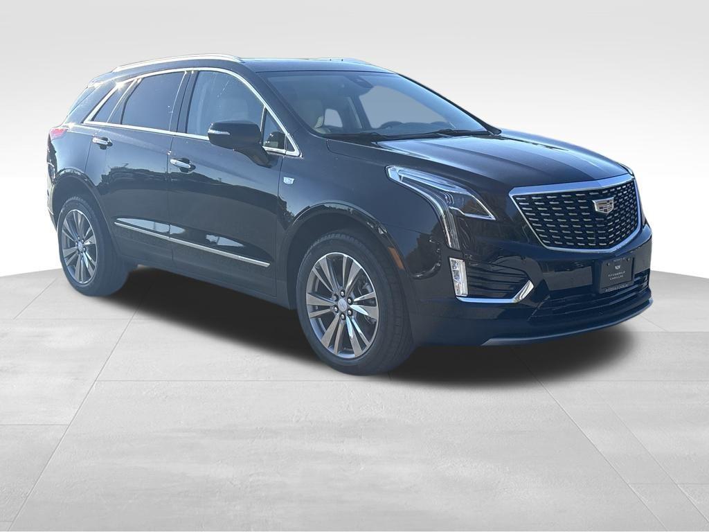new 2025 Cadillac XT5 car, priced at $53,215