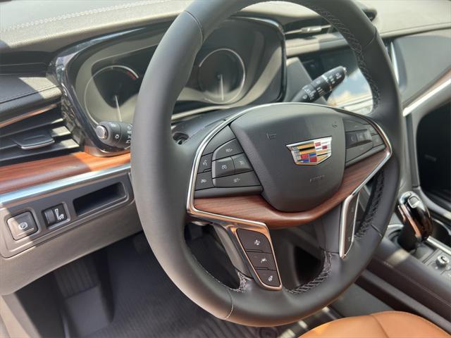 new 2025 Cadillac XT5 car, priced at $53,640