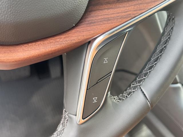 new 2025 Cadillac XT5 car, priced at $53,640