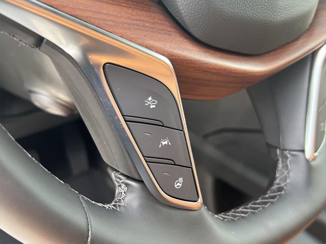 new 2025 Cadillac XT5 car, priced at $53,640