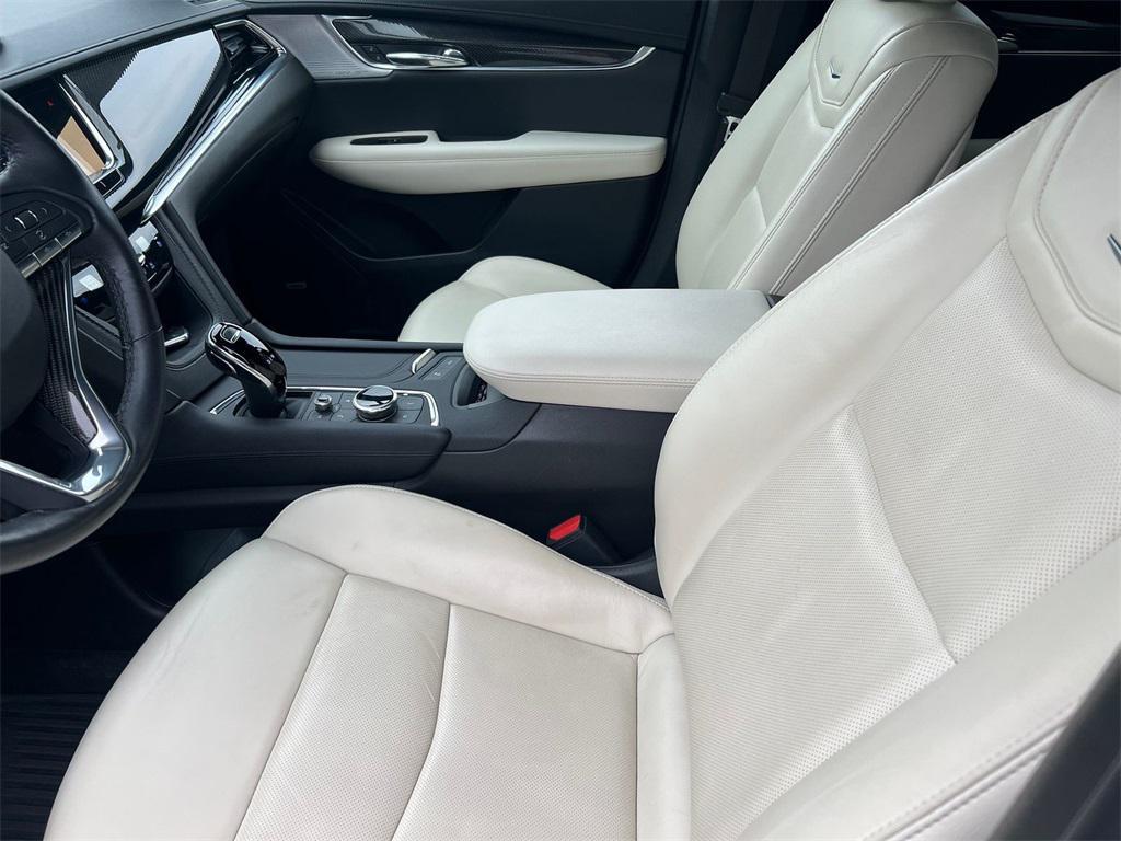 used 2023 Cadillac XT6 car, priced at $41,695