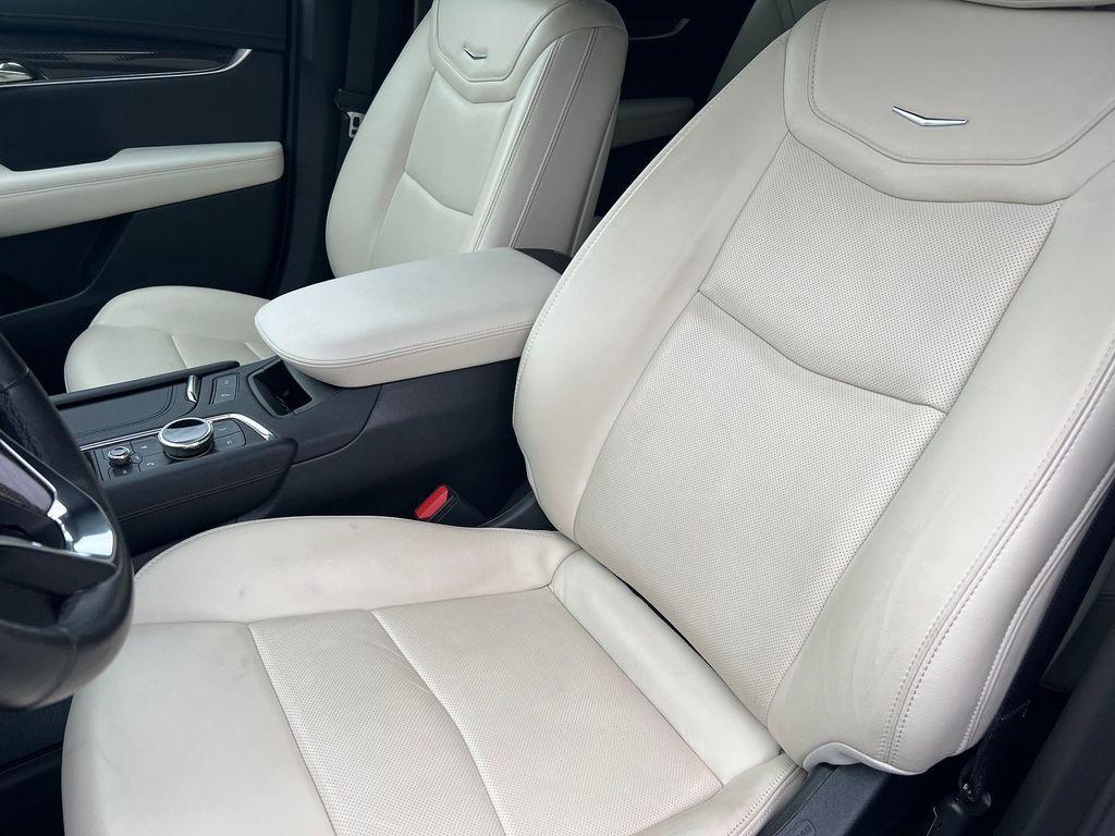 used 2023 Cadillac XT6 car, priced at $39,895