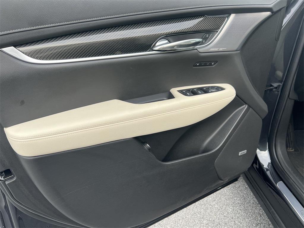 used 2023 Cadillac XT6 car, priced at $41,695