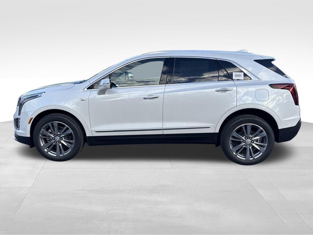 new 2025 Cadillac XT5 car, priced at $56,090