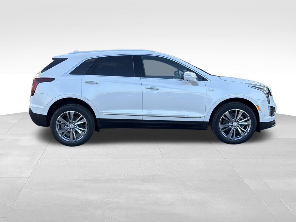 new 2025 Cadillac XT5 car, priced at $56,090