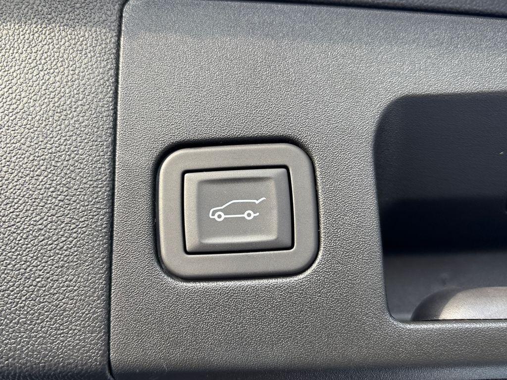 new 2025 Cadillac XT5 car, priced at $56,090