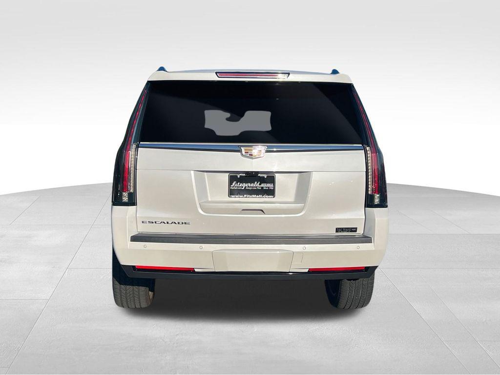 used 2020 Cadillac Escalade car, priced at $45,995