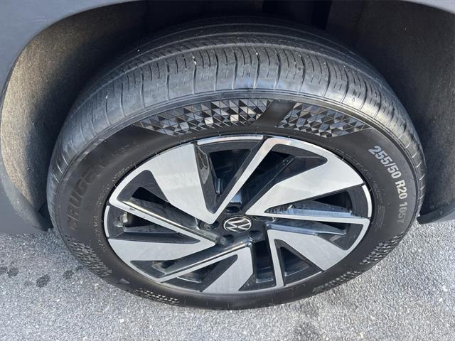 used 2024 Volkswagen Atlas car, priced at $34,995