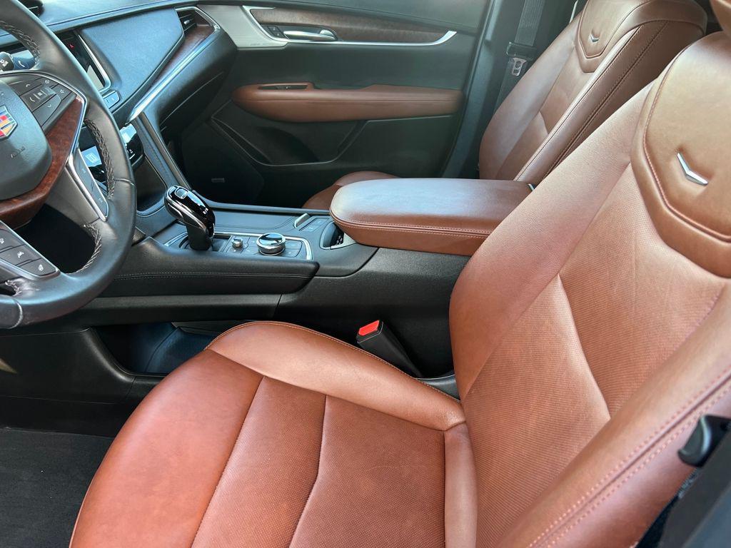 used 2023 Cadillac XT5 car, priced at $31,995
