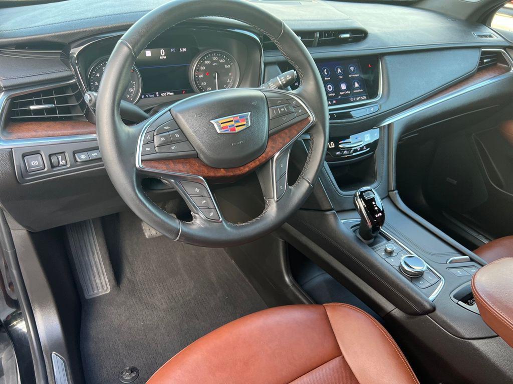 used 2023 Cadillac XT5 car, priced at $31,995