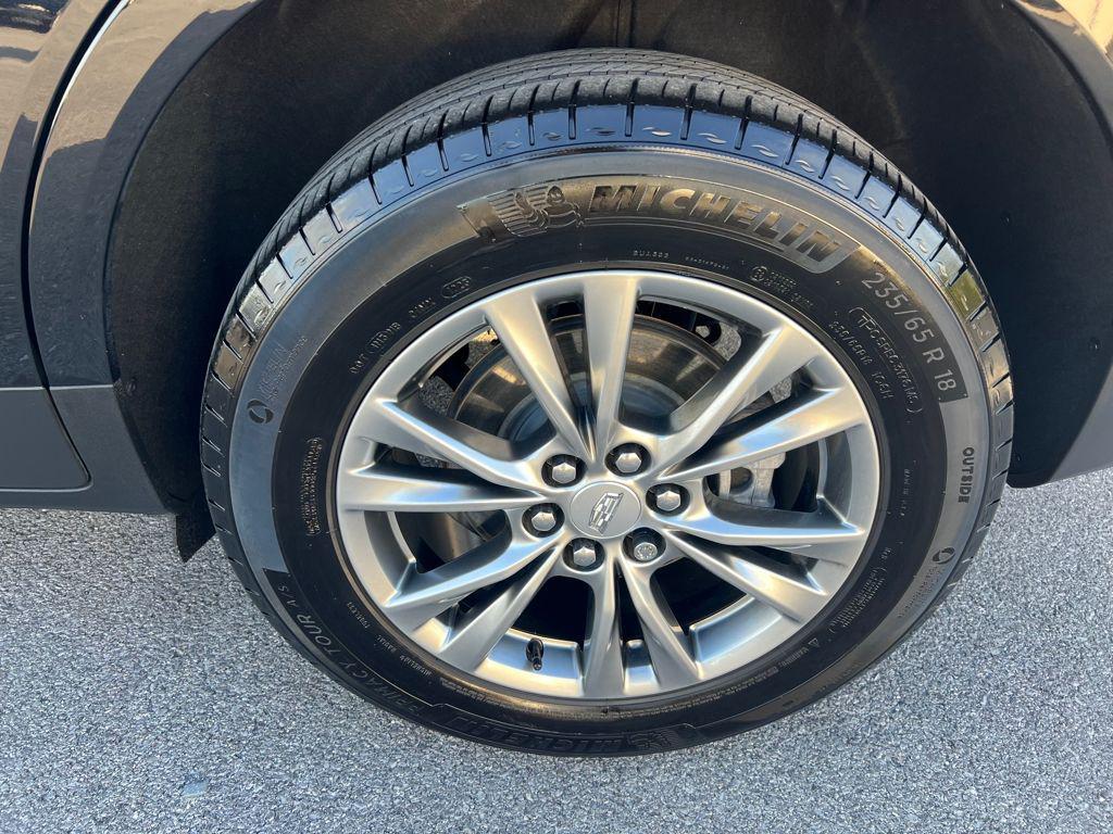 used 2023 Cadillac XT5 car, priced at $31,995