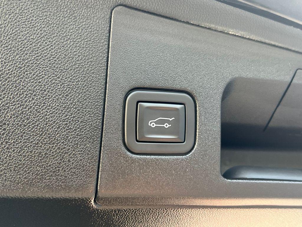 used 2023 Cadillac XT5 car, priced at $31,995